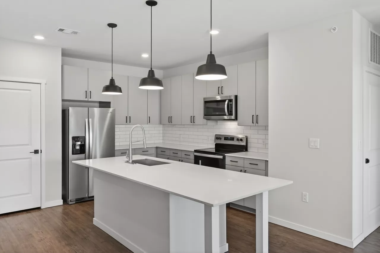 Grant Row Lofts - Thornton, CO - Kitchen