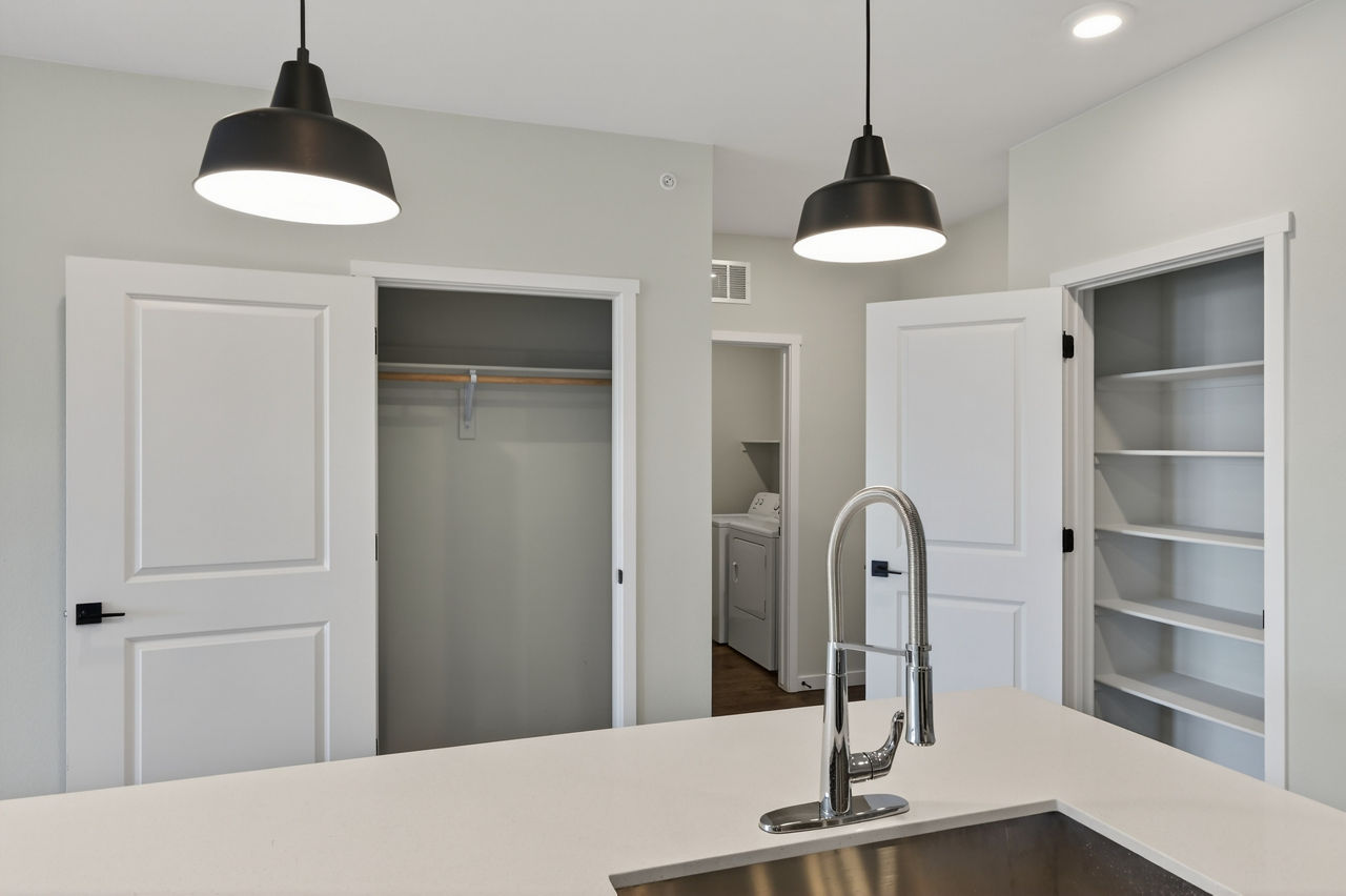 Grant Row Lofts - Thornton, CO - Kitchen