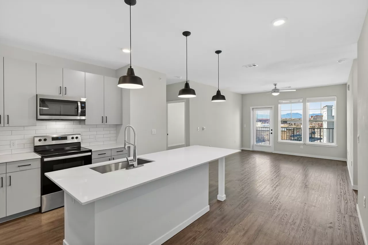 Grant Row Lofts - Thornton, CO - Kitchen