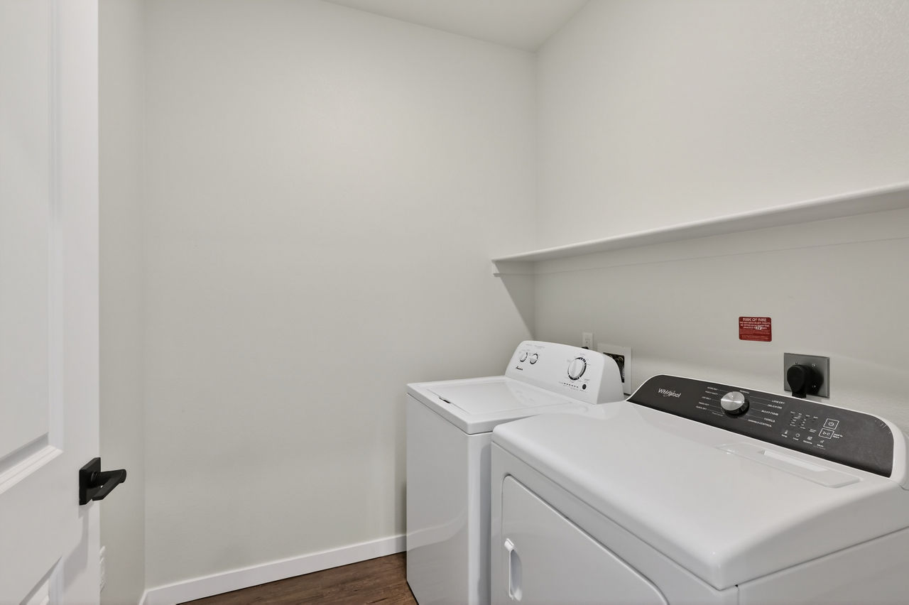 Grant Row Lofts - Thornton, CO - laundry