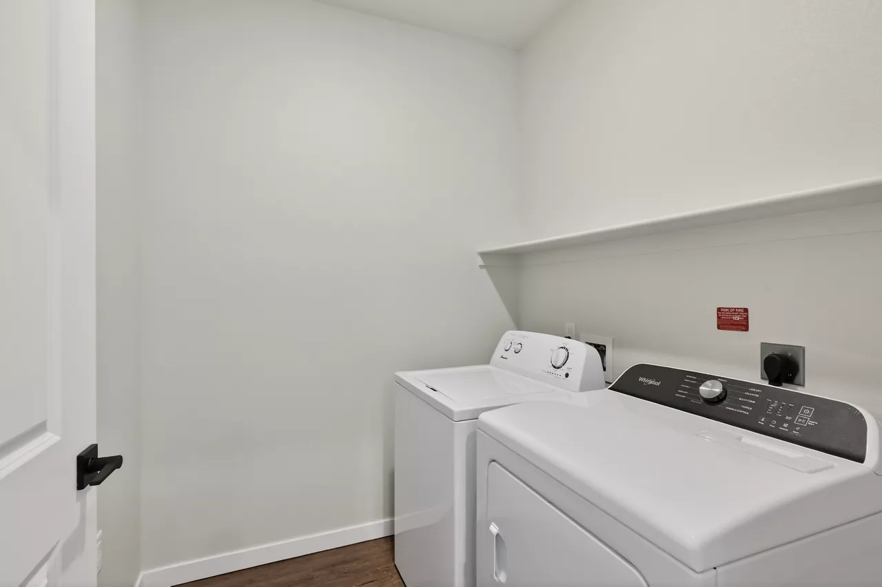 Grant Row Lofts - Thornton, CO - laundry