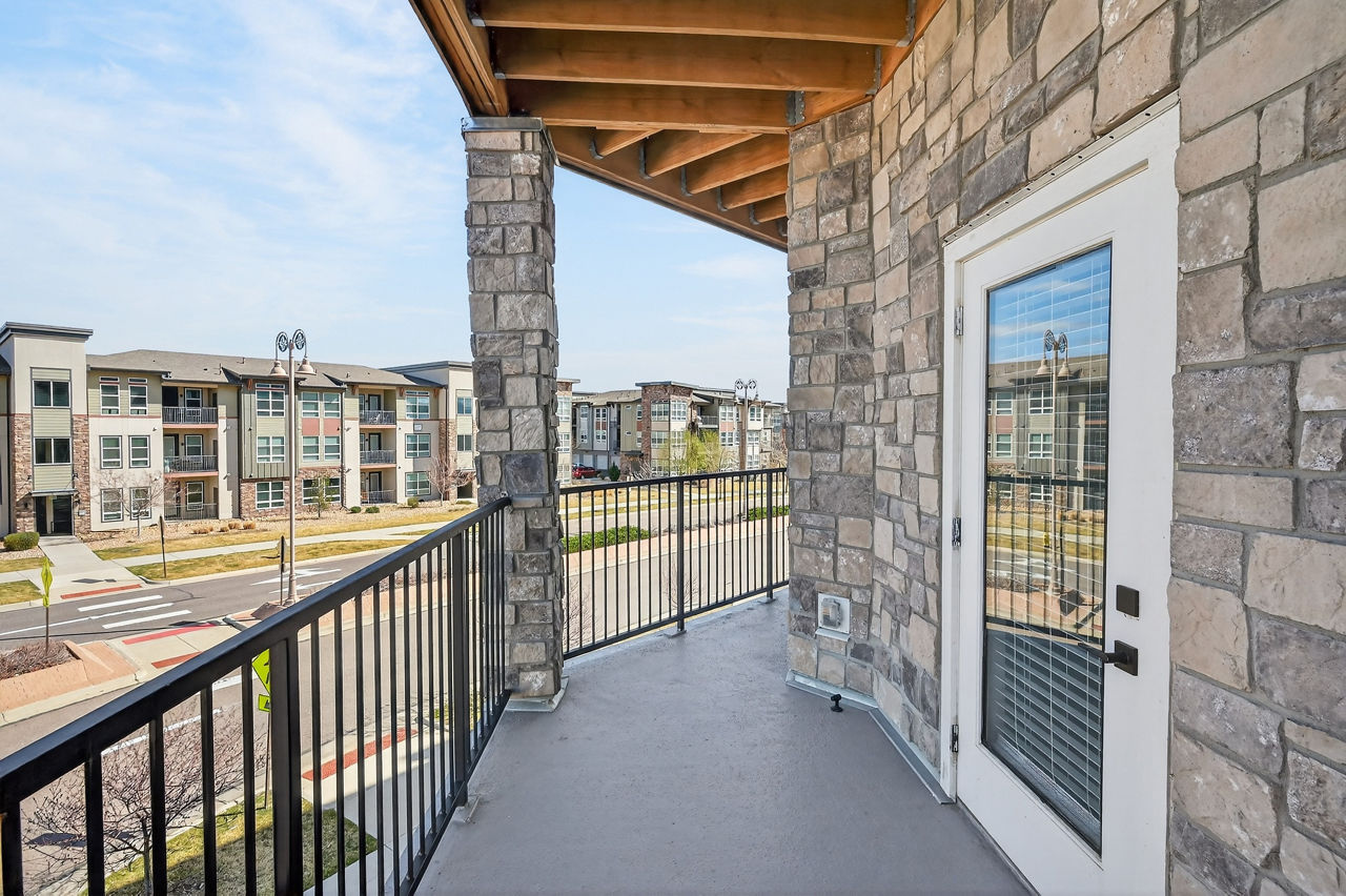 Grant Row Lofts - Thornton, CO - balcony