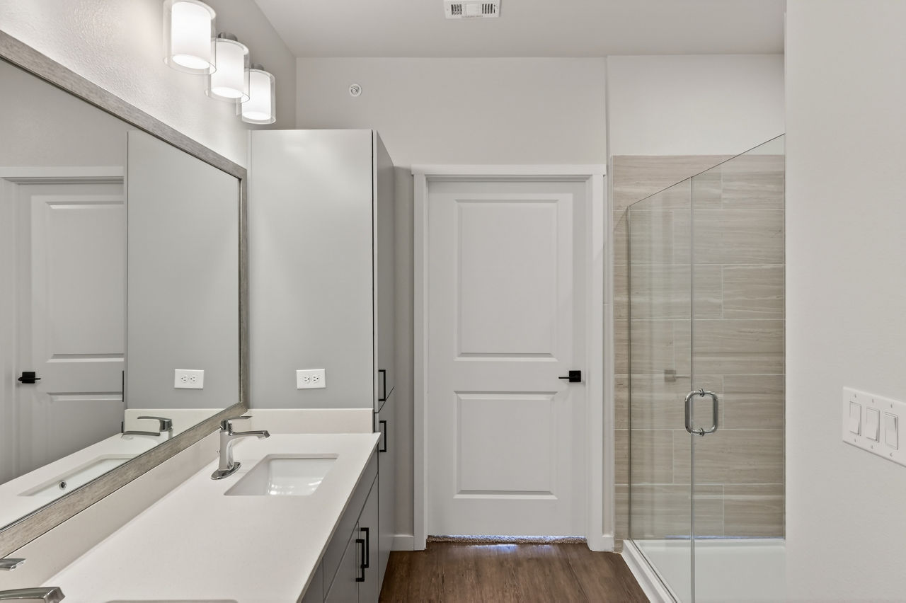 Grant Row Lofts - Thornton, CO - bathroom