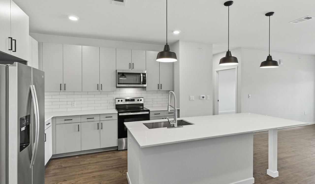 Grant Row Lofts - Thornton, CO - Kitchen