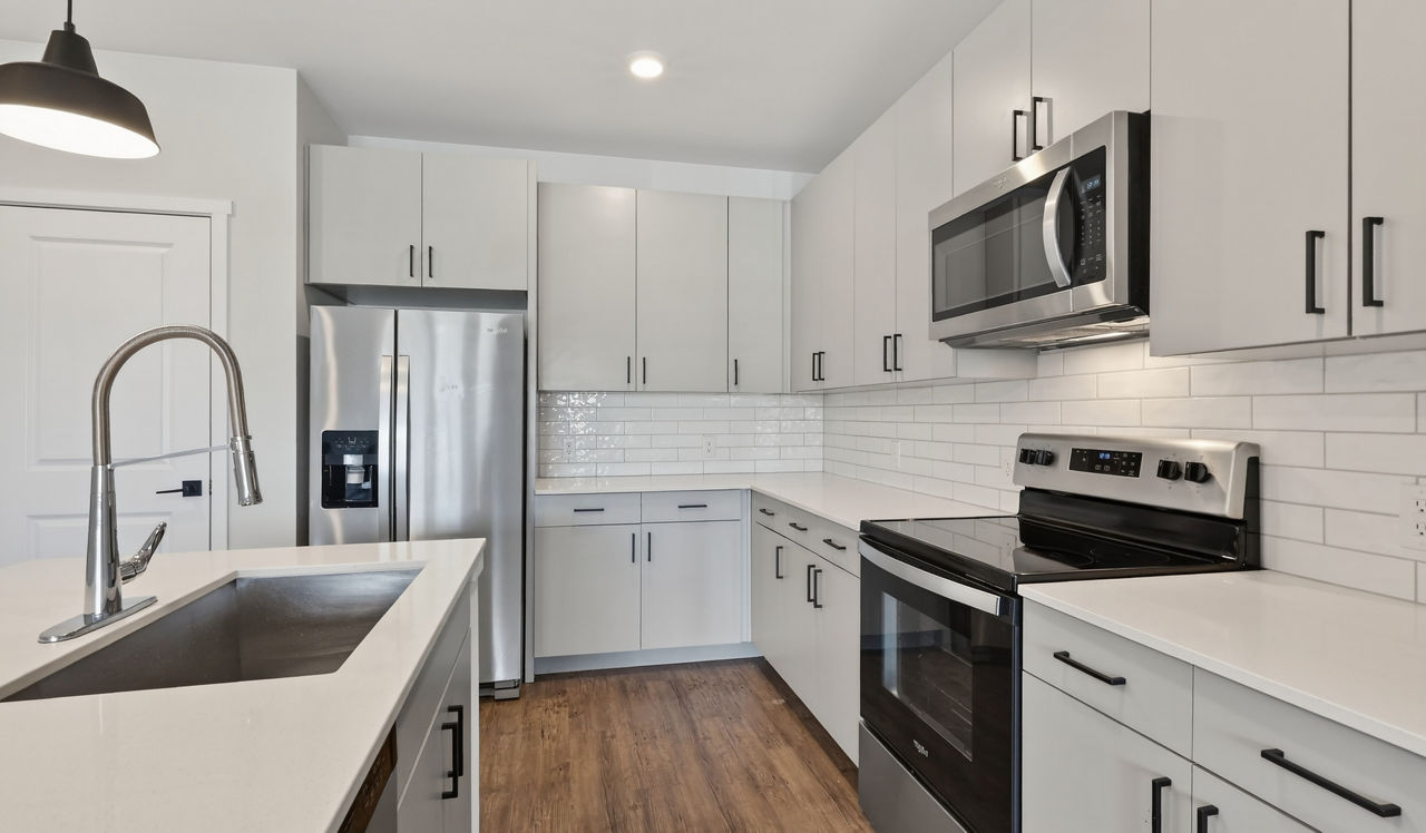Grant Row Lofts - Thornton, CO - Kitchen