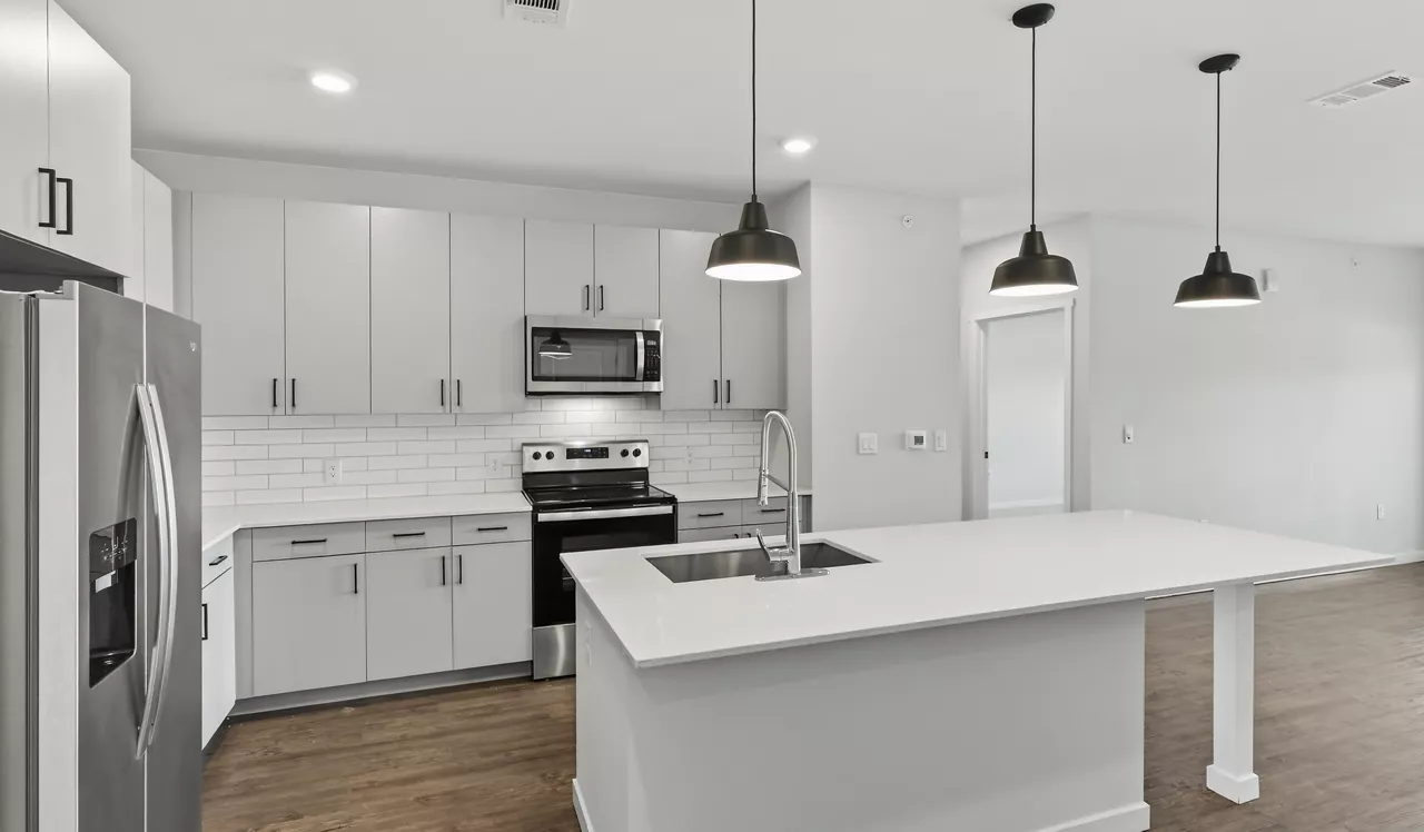 Grant Row Lofts - Thornton, CO - Kitchen