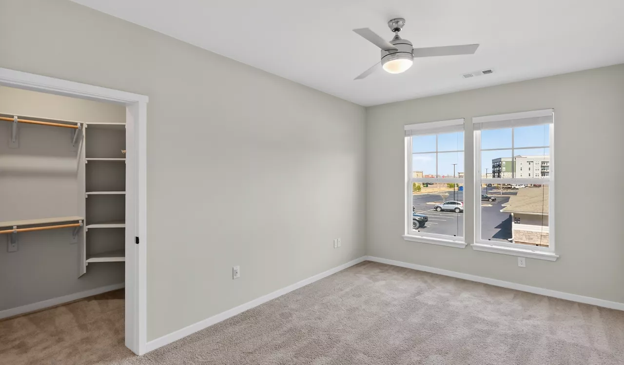 Grant Row Lofts - Thornton, CO - bedroom