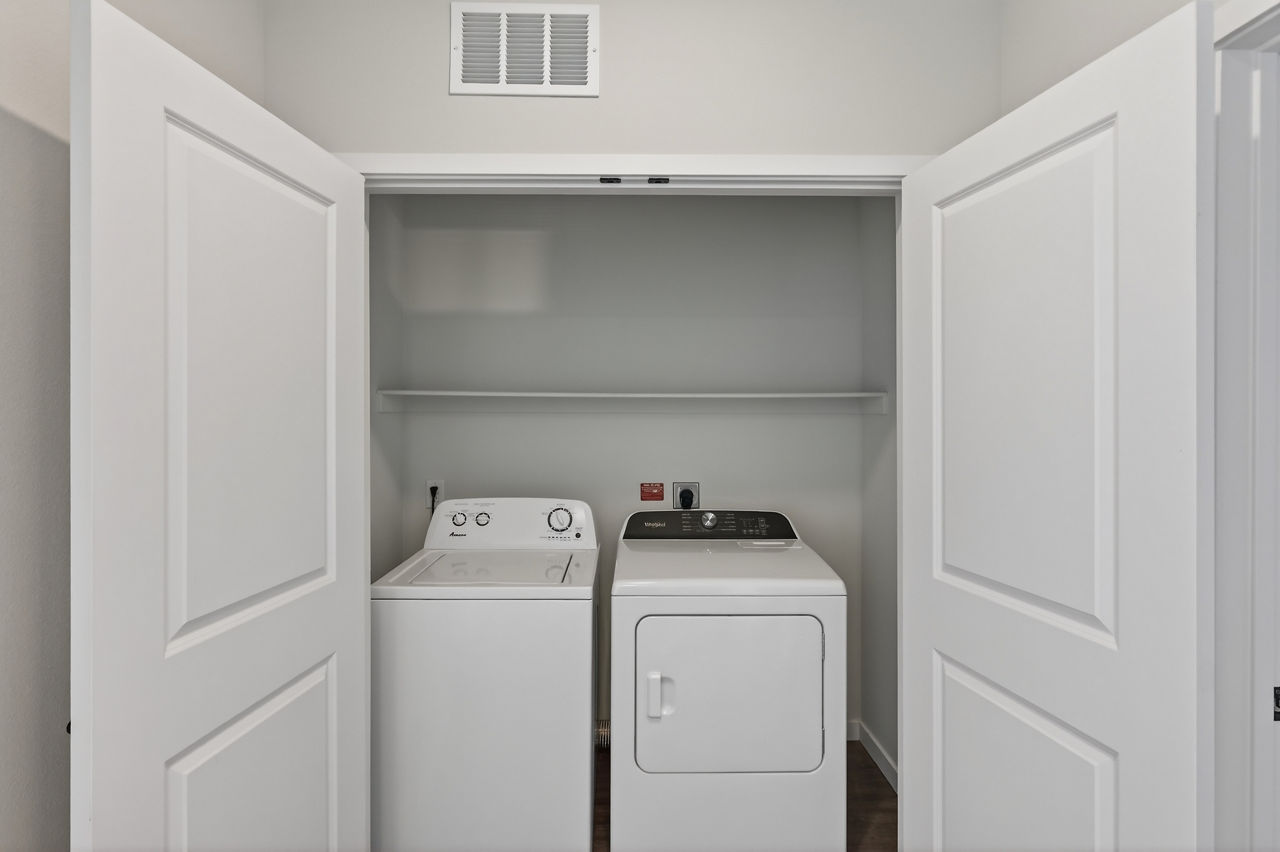 Grant Row Lofts - Thornton, CO - laundry