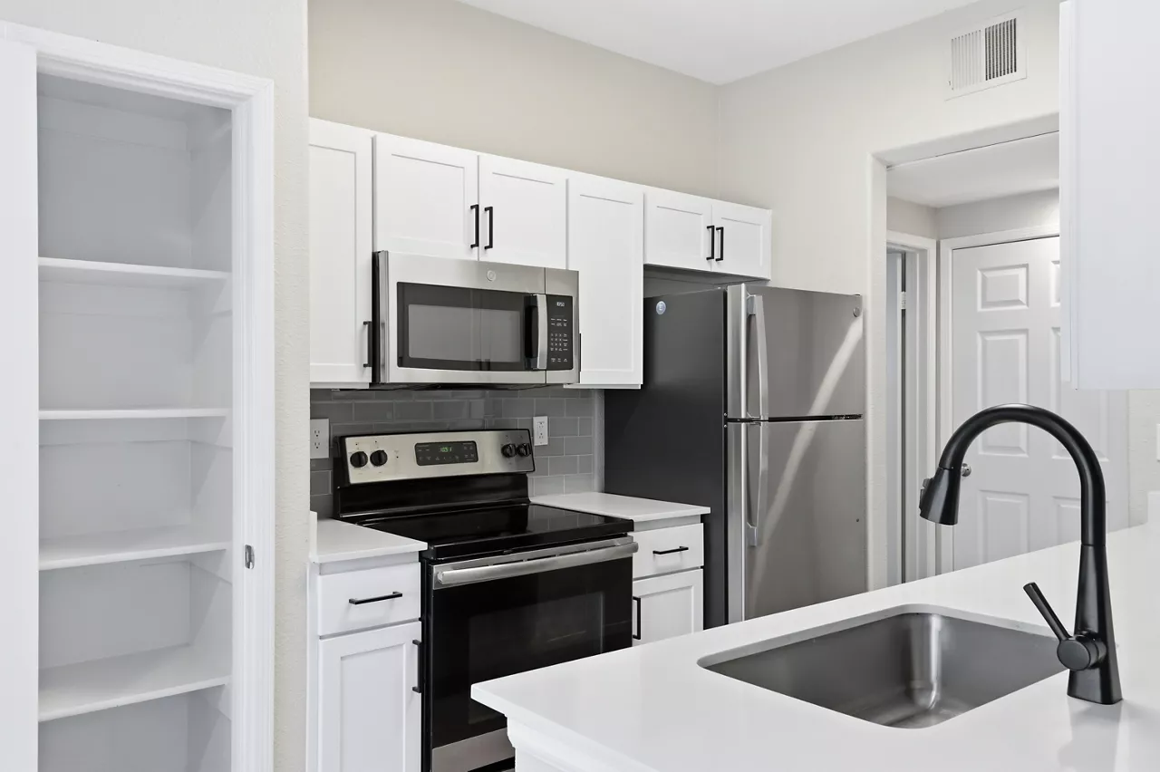 Grove at Cherry Creek Park - Centennial, CO - Kitchen