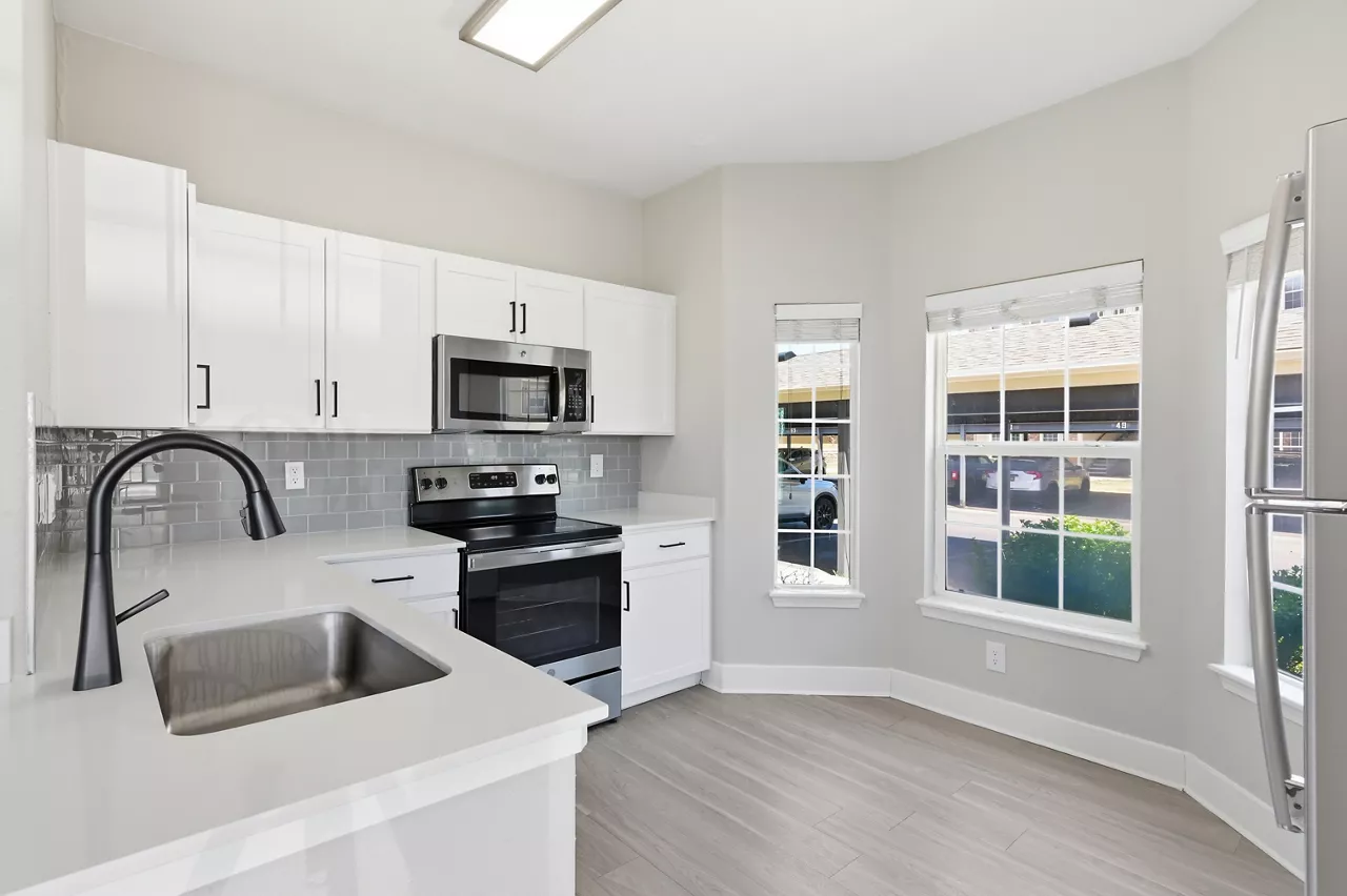 Grove at Cherry Creek Park - Centennial, CO - Kitchen