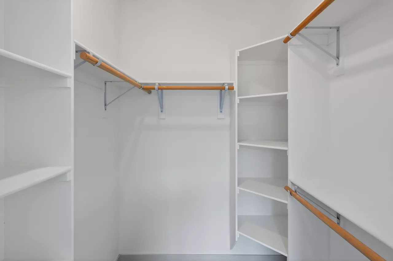 Lofts at Highlands - Longmont, CO - closet