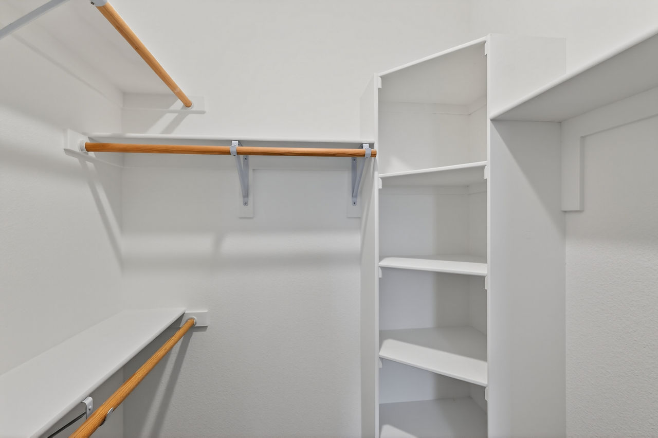 Lofts at Highlands - Longmont, CO - closet