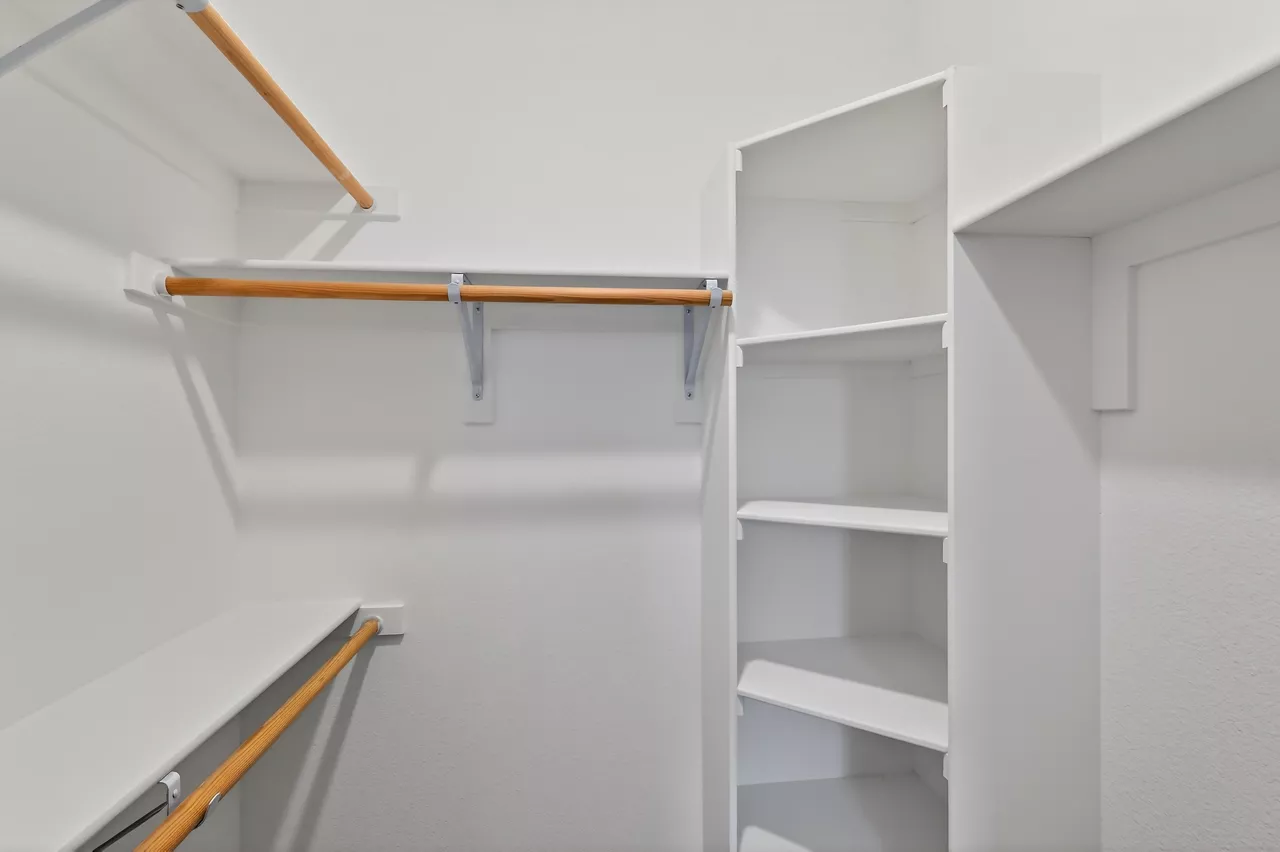 Lofts at Highlands - Longmont, CO - closet