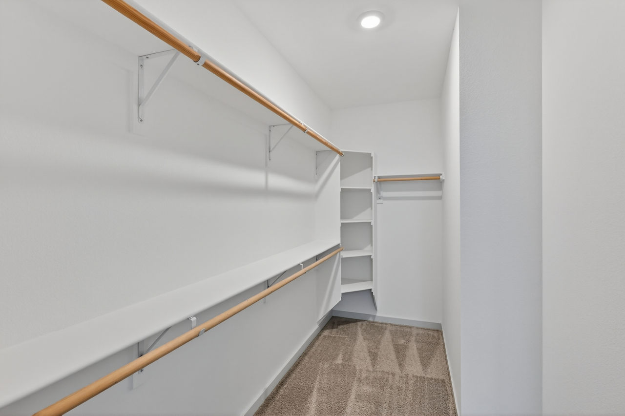 Lofts at Highlands - Longmont, CO - closet