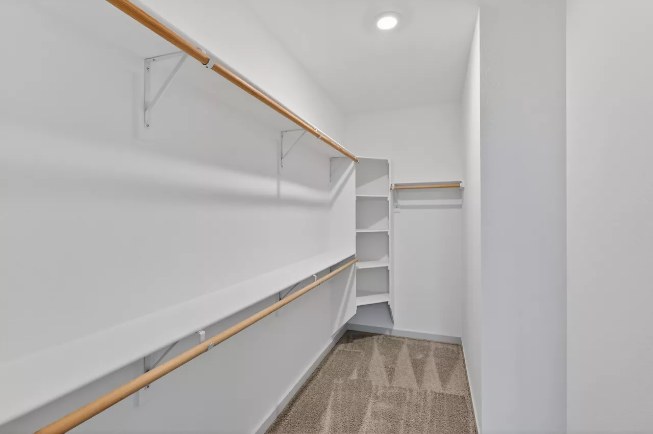 Lofts at Highlands - Longmont, CO - closet