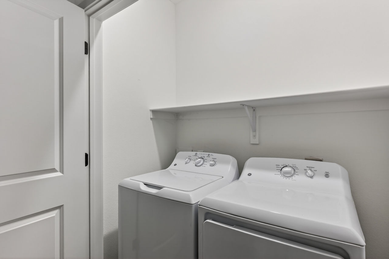 Pine and Parker - Parker, CO - laundry