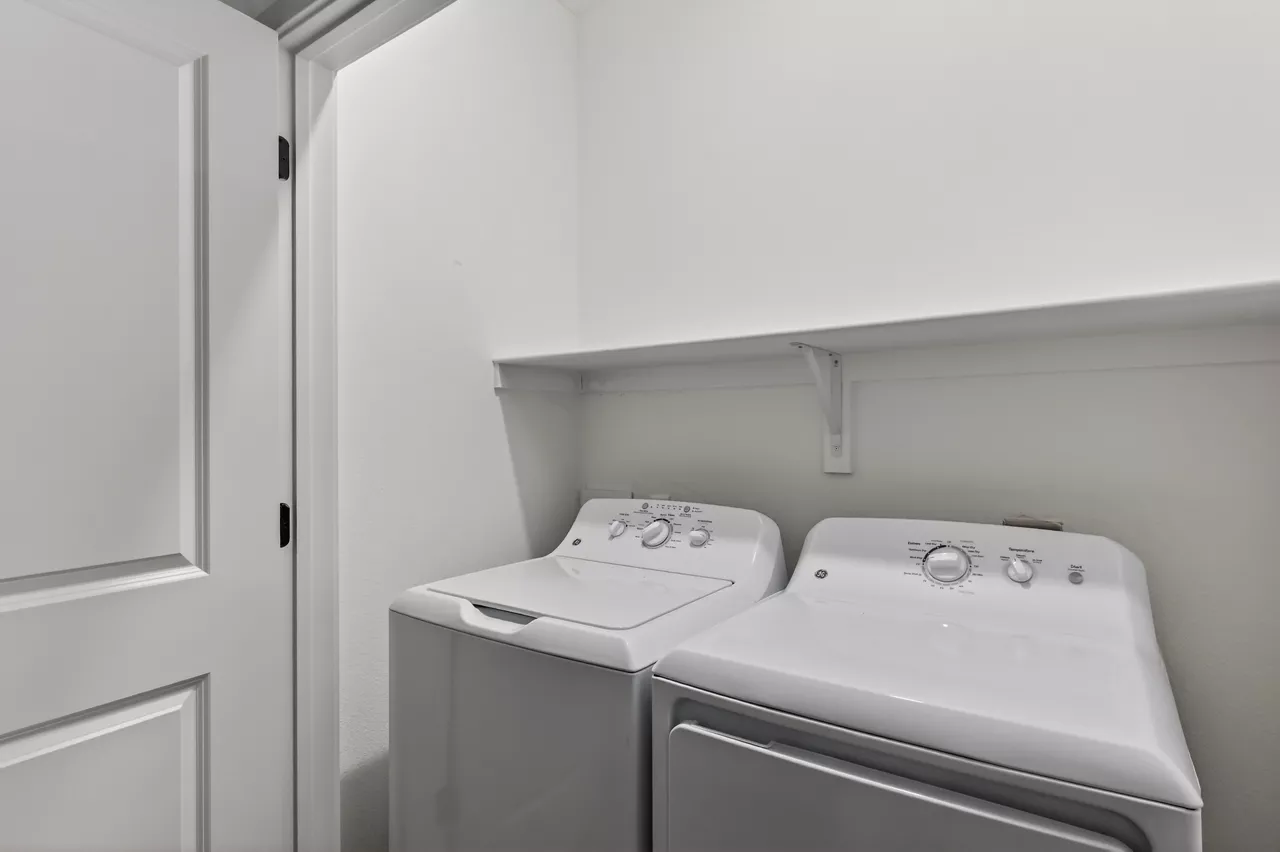 Pine and Parker - Parker, CO - laundry