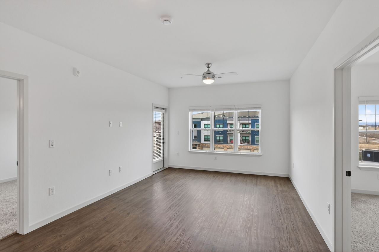 Pine and Parker - Parker, CO - living room