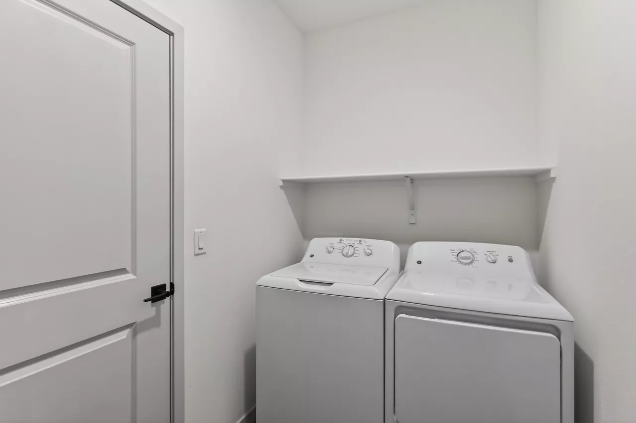 Pine and Parker - Parker, CO - laundry