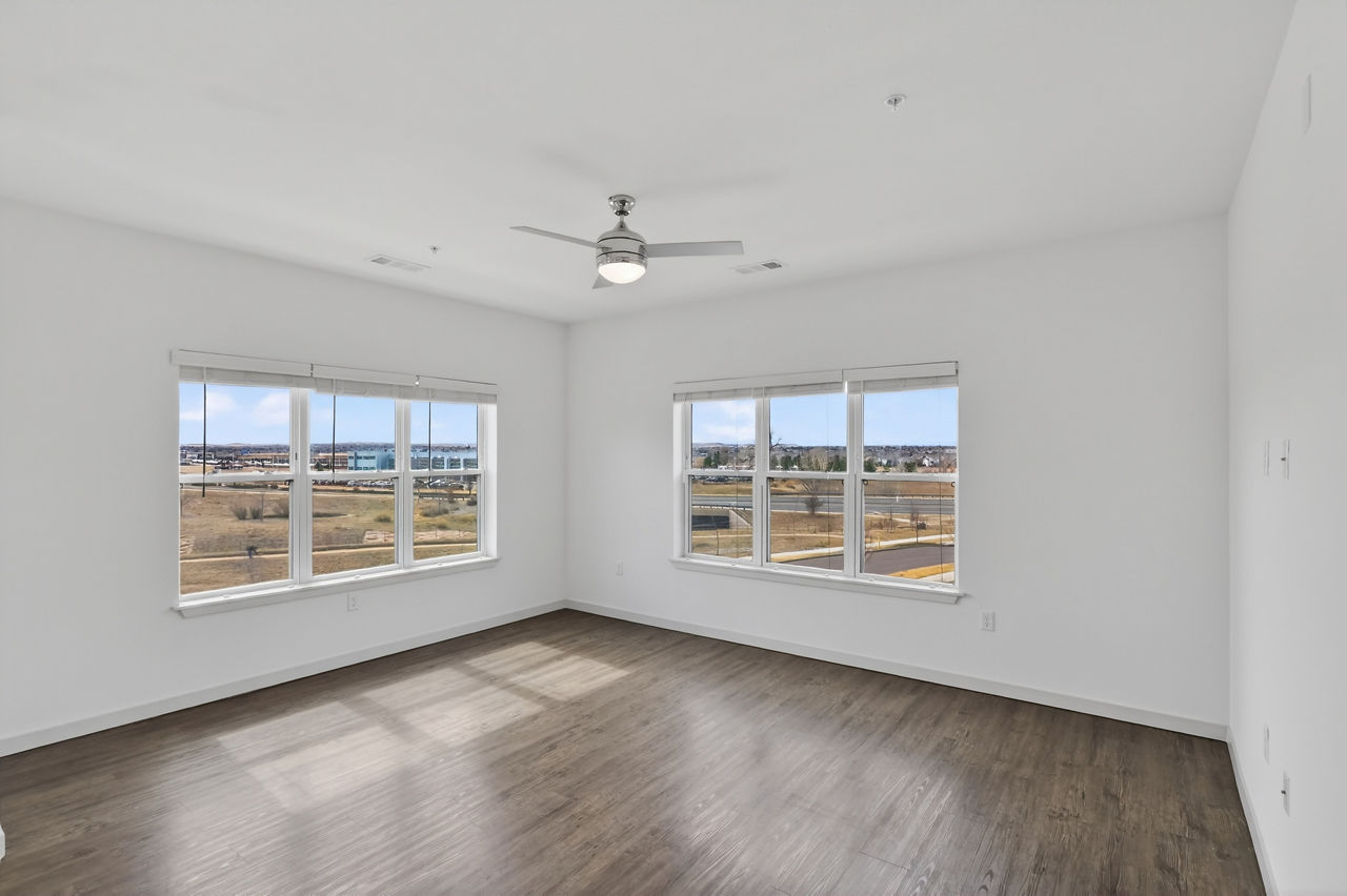 Pine and Parker - Parker, CO - living room