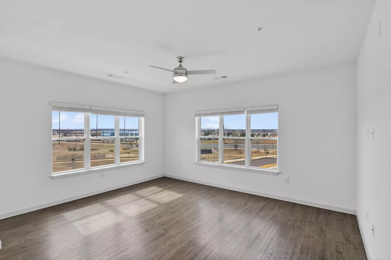Pine and Parker - Parker, CO - living room