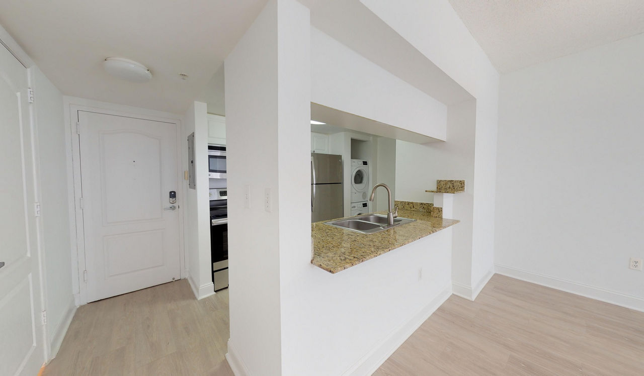 Bay Parc - Miami, FL - Kitchen