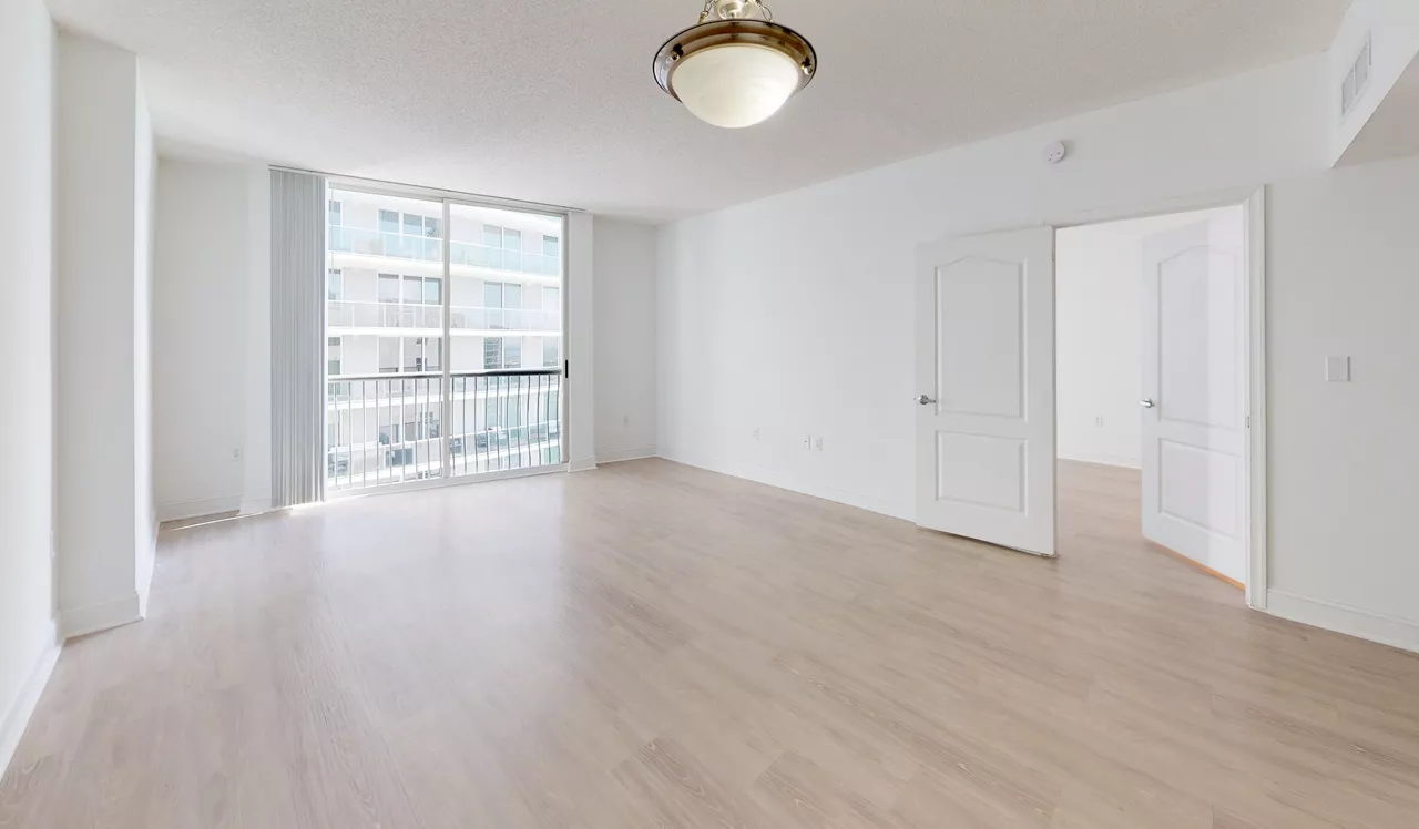 Bay Parc - Miami, FL - Living Room