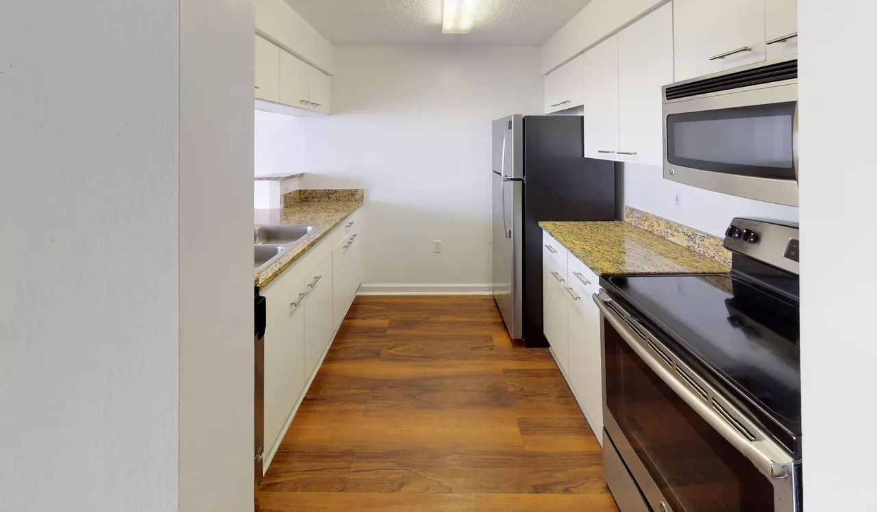 Bay Parc - Miami, FL - Kitchen