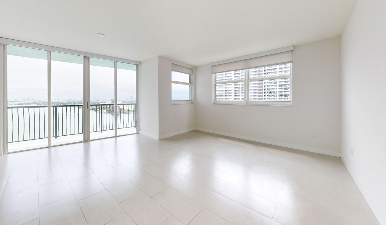 Bay Parc - Miami, FL - Living Room