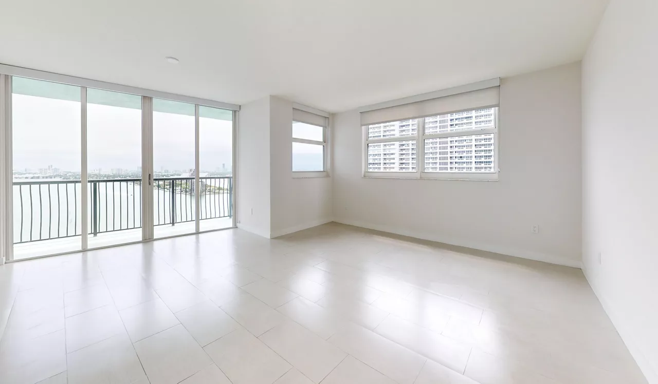 Bay Parc - Miami, FL - Living Room