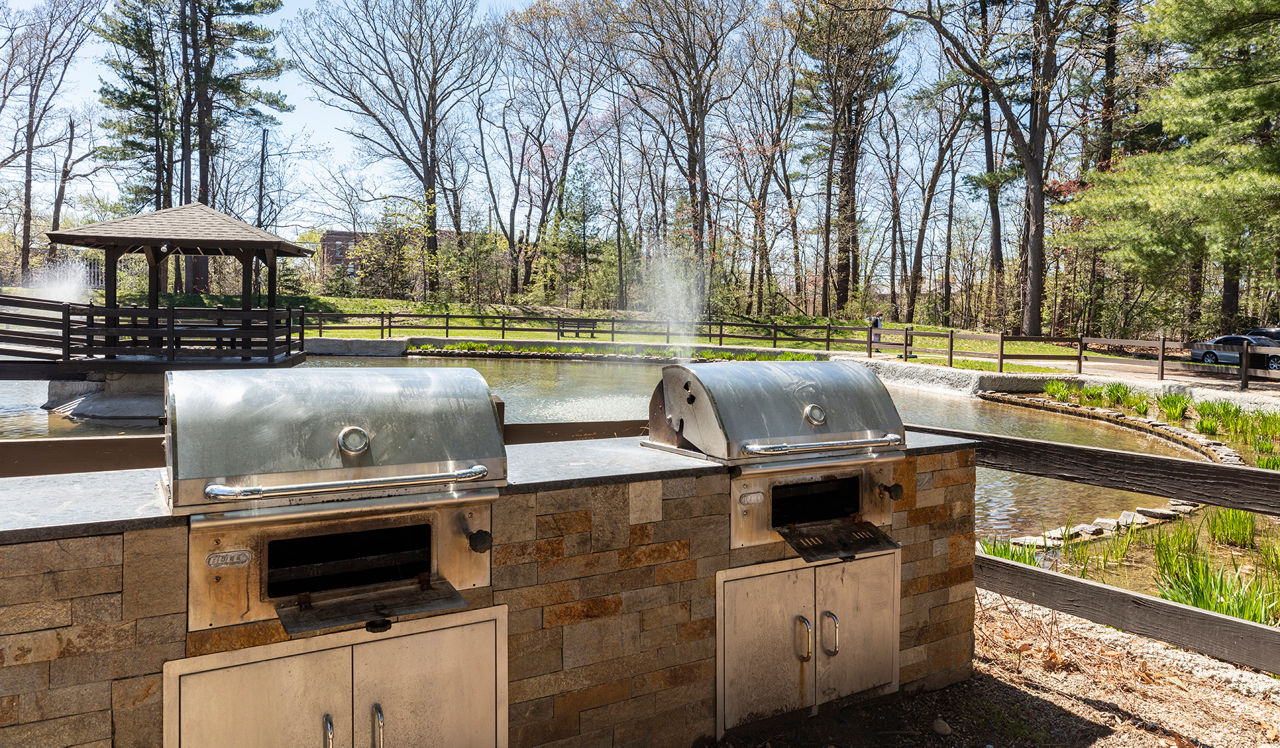 Royal Crest Estates North Andover - North Andover, MA - Grills