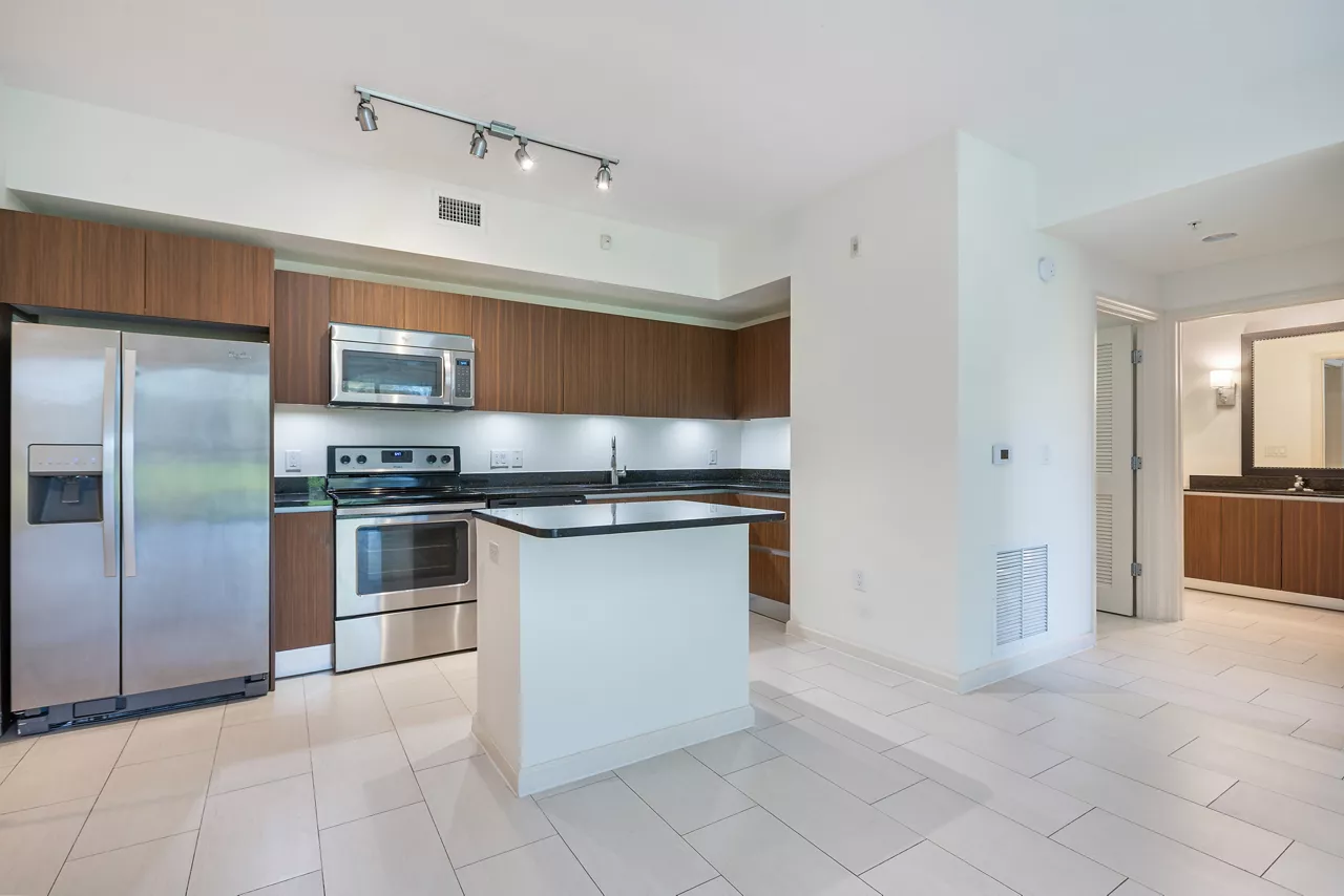 Doral View - Doral, FL - Kitchen