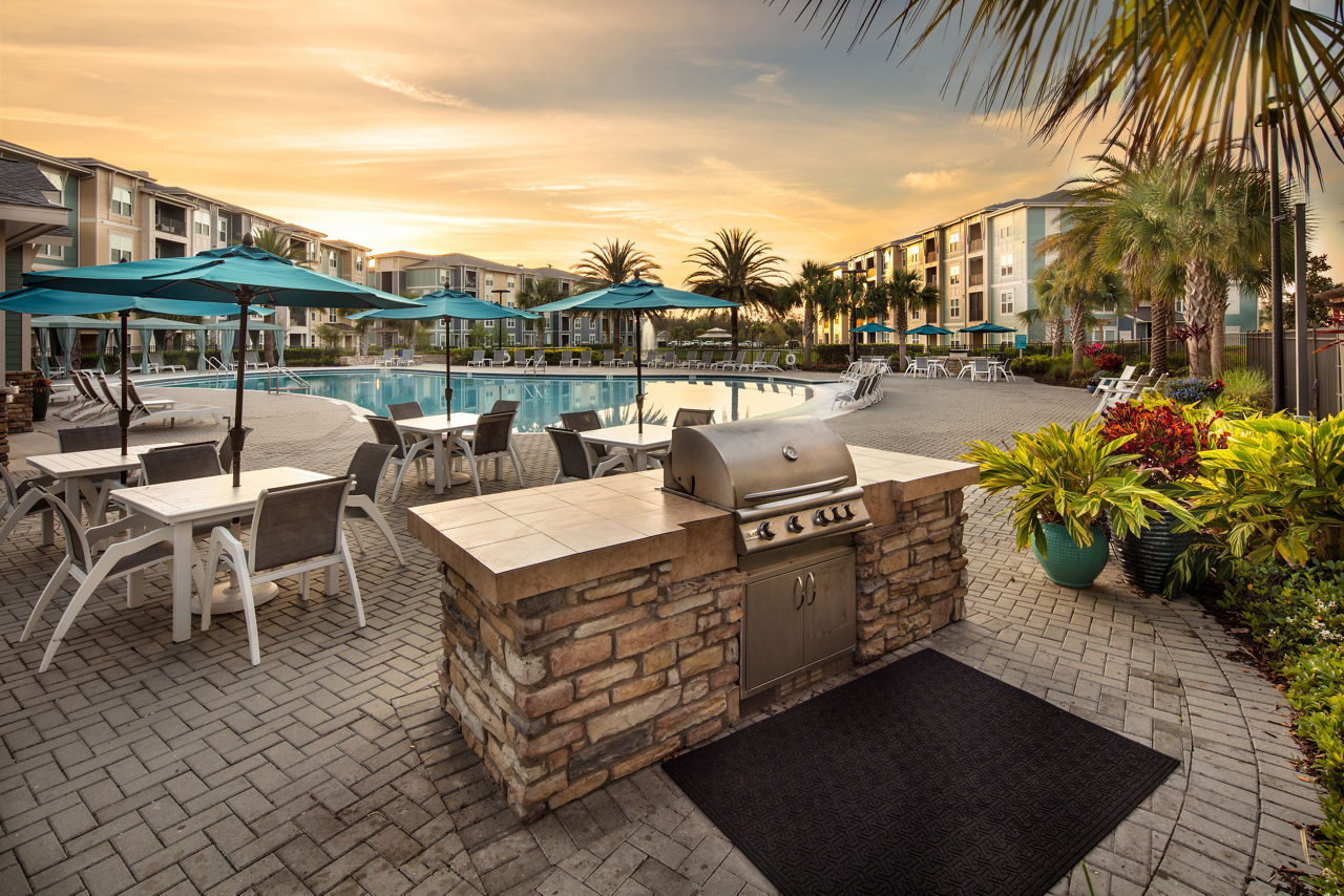 Grill area at Citi Lakes