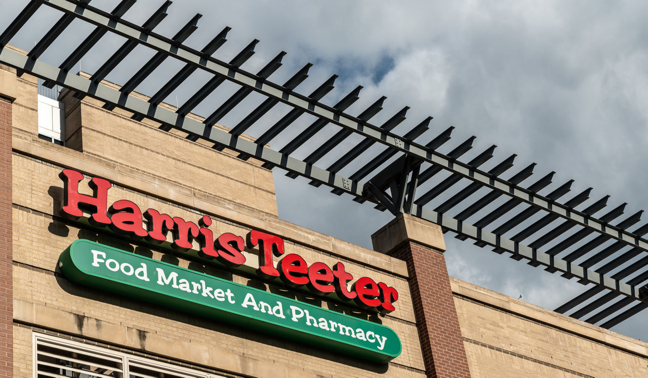 Foxchase Apartmets - Alexandria VA - Harris Teeter