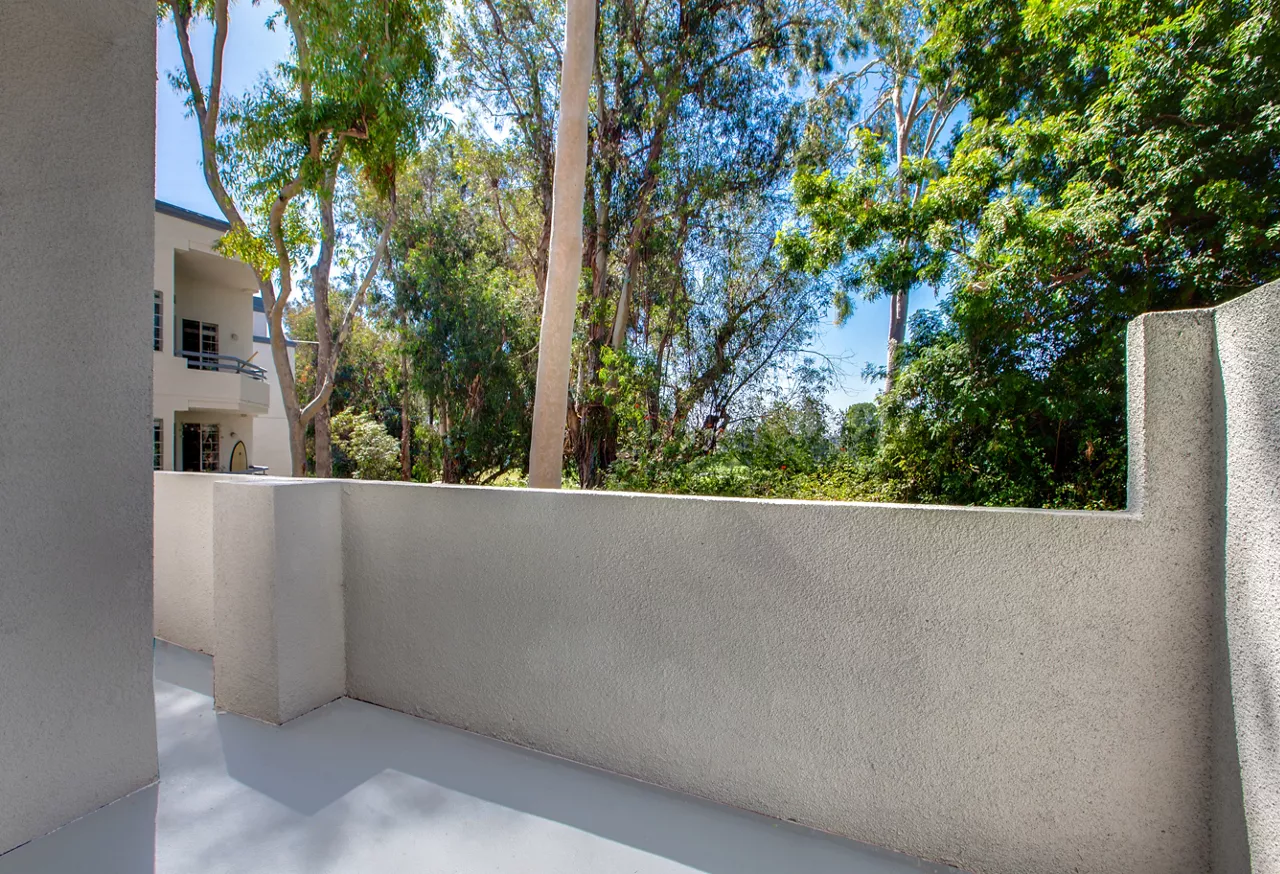 HillCreste - Los Angeles, CA - balcony