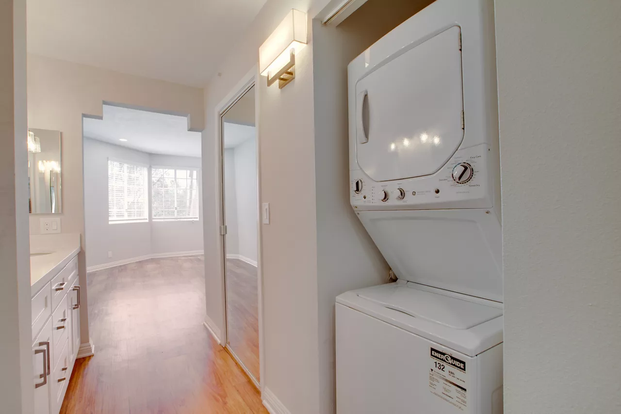 HillCreste - Los Angeles, CA - Laundry