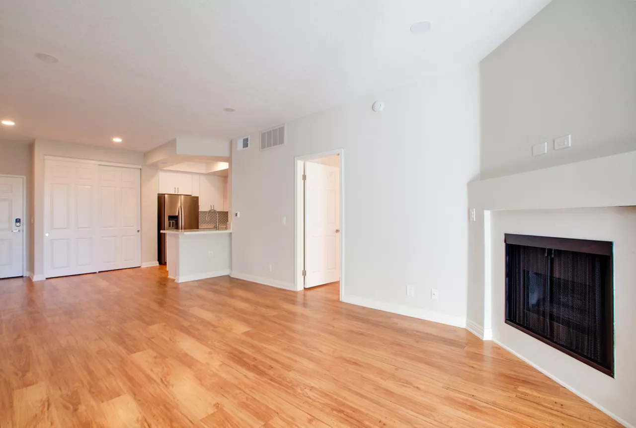 HillCreste - Los Angeles, CA - Living Room