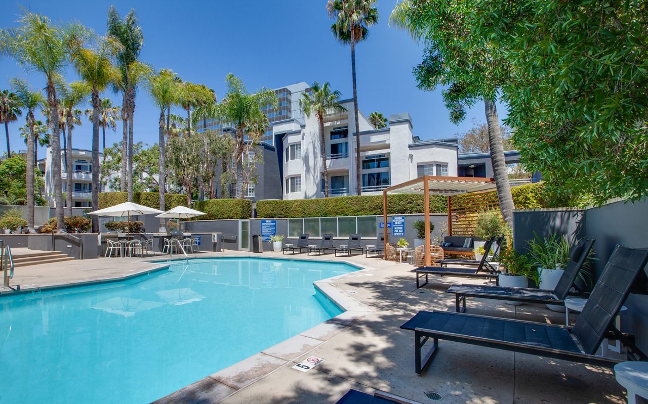 Hillcreste - Los Angeles, CA - Pool