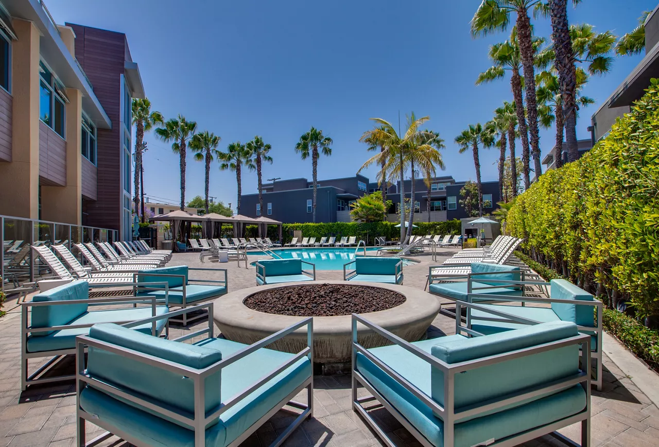 Lincoln Place - Venice, CA - Fire Pit