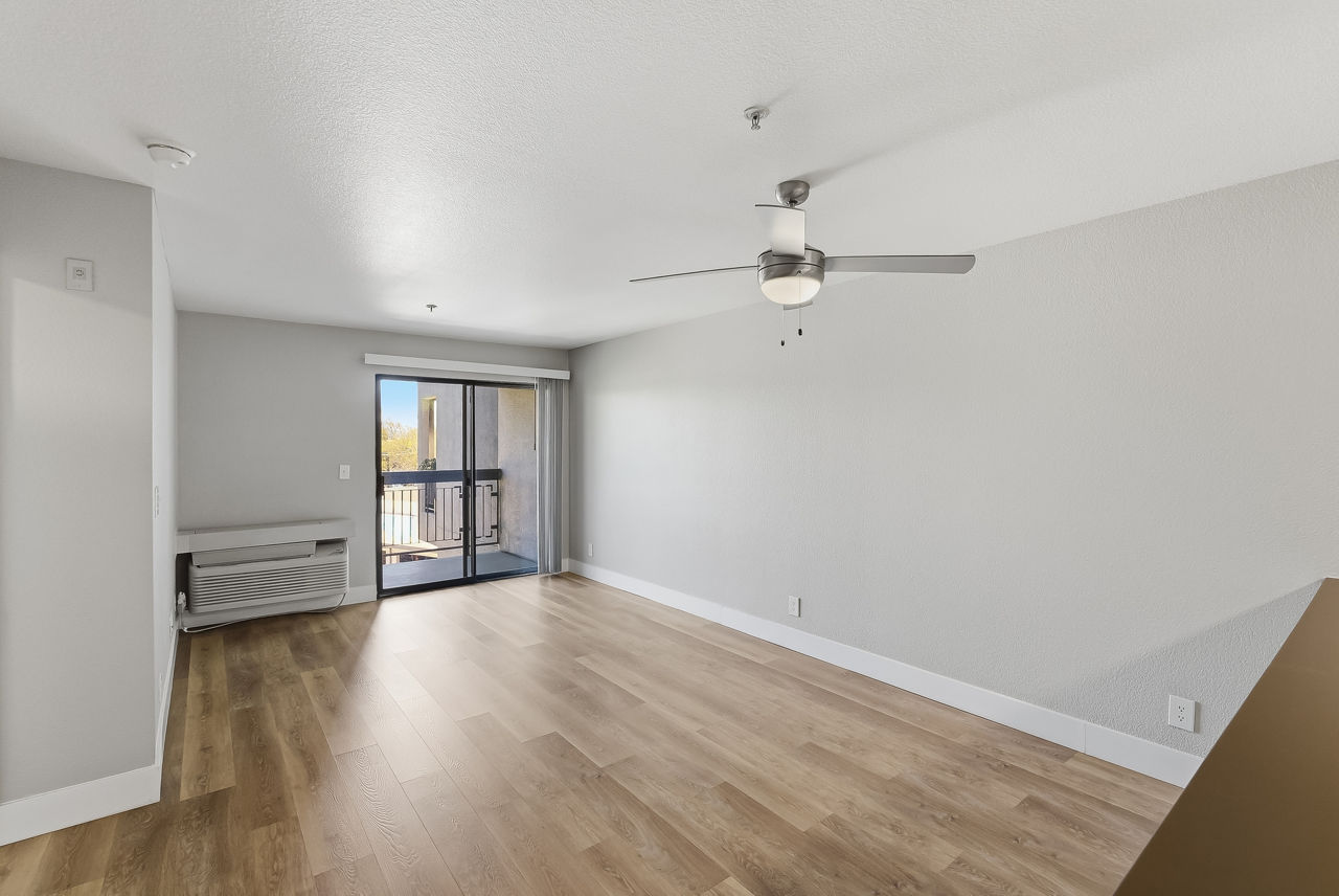 15Fifty5 - Walnut Creek, CA - Living Room