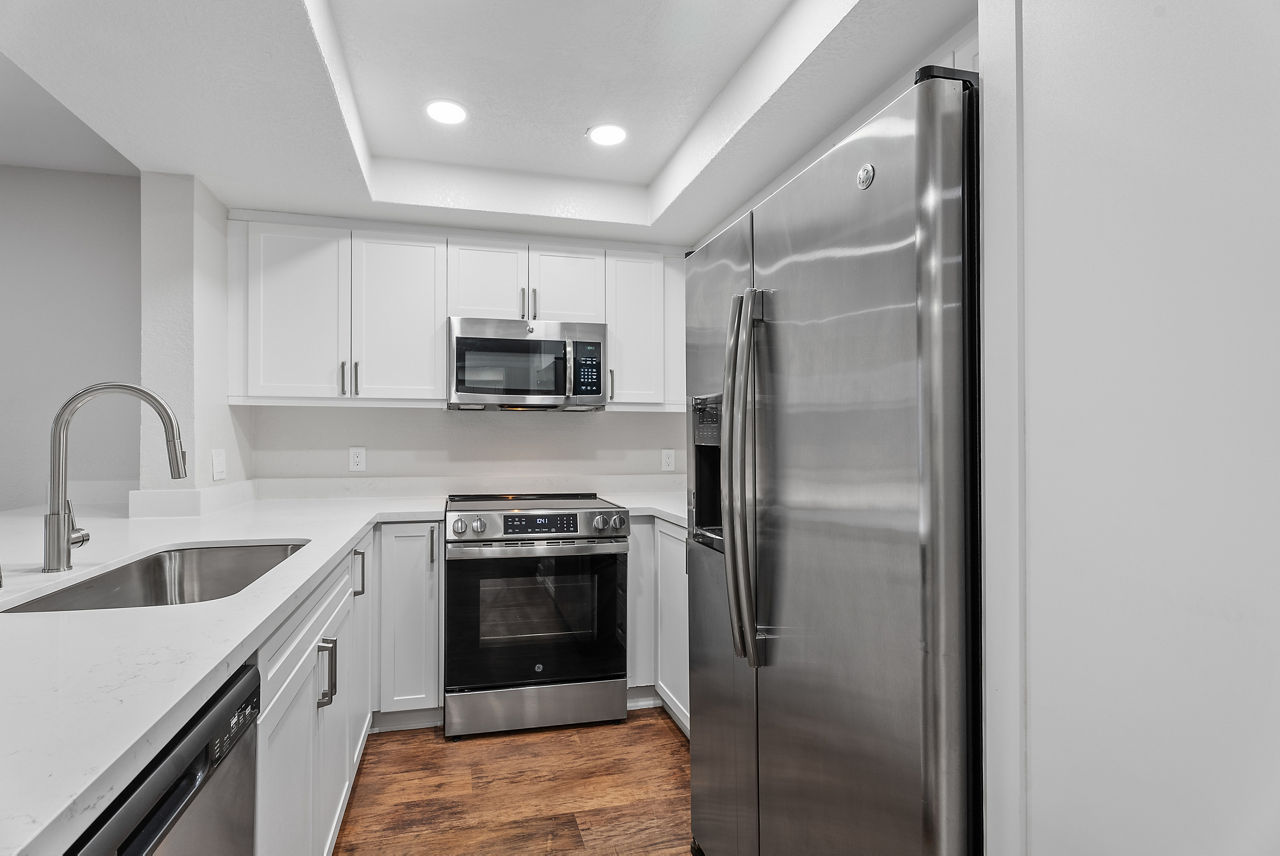 3400 Avenue of the Arts - Costa Mesa, CA - Kitchen