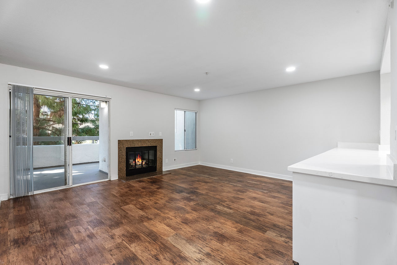 3400 Avenue of the Arts - Costa Mesa, CA - living room