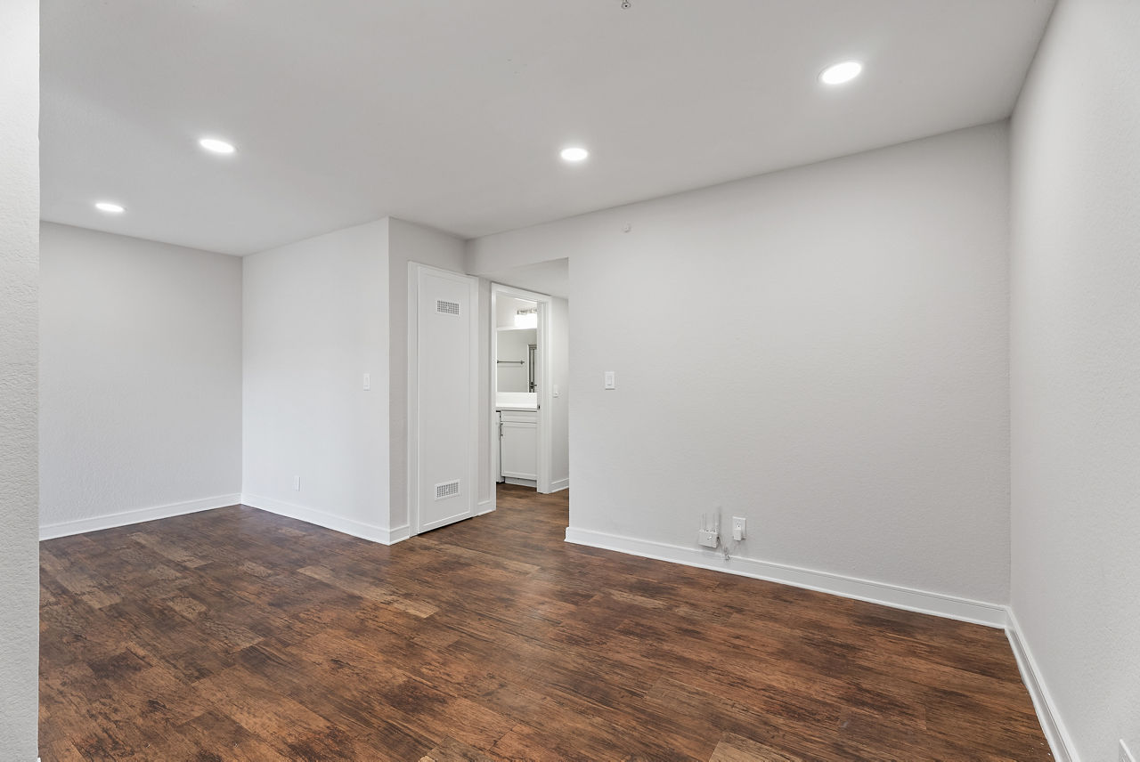 3400 Avenue of the Arts - Costa Mesa, CA - Living Area