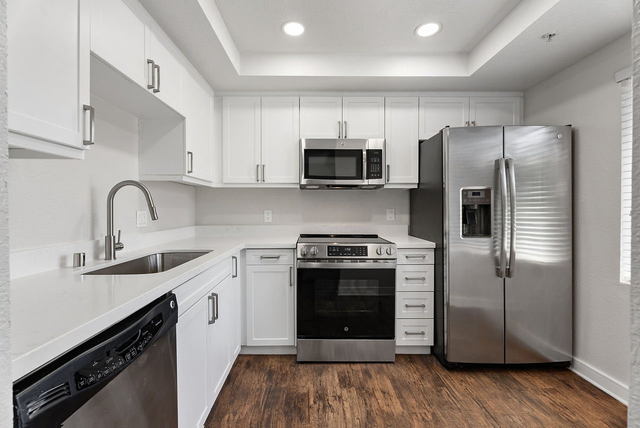 3400 Avenue of the Arts - Costa Mesa, CA - Kitchen