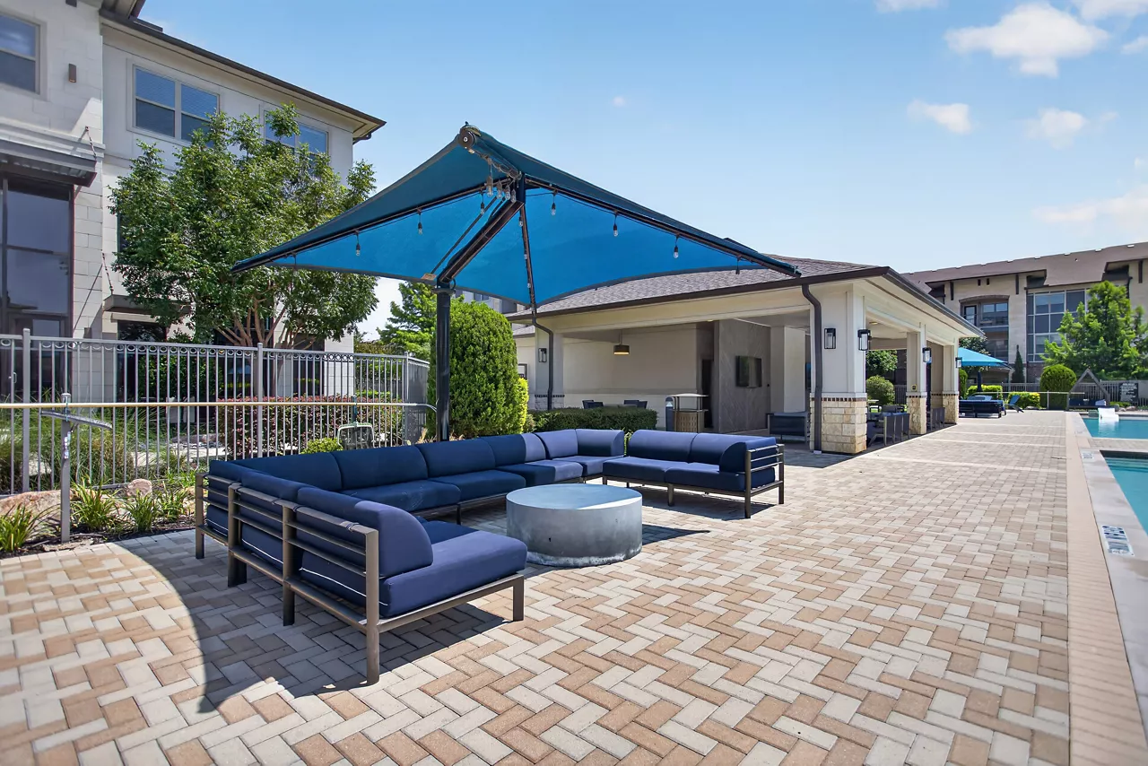 Alleia at Presidio - Outdoor Lounge