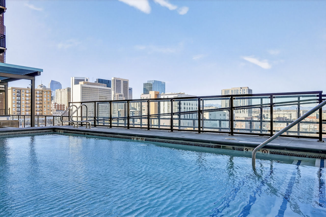 Arapahoe Square - Denver, CO - Pool