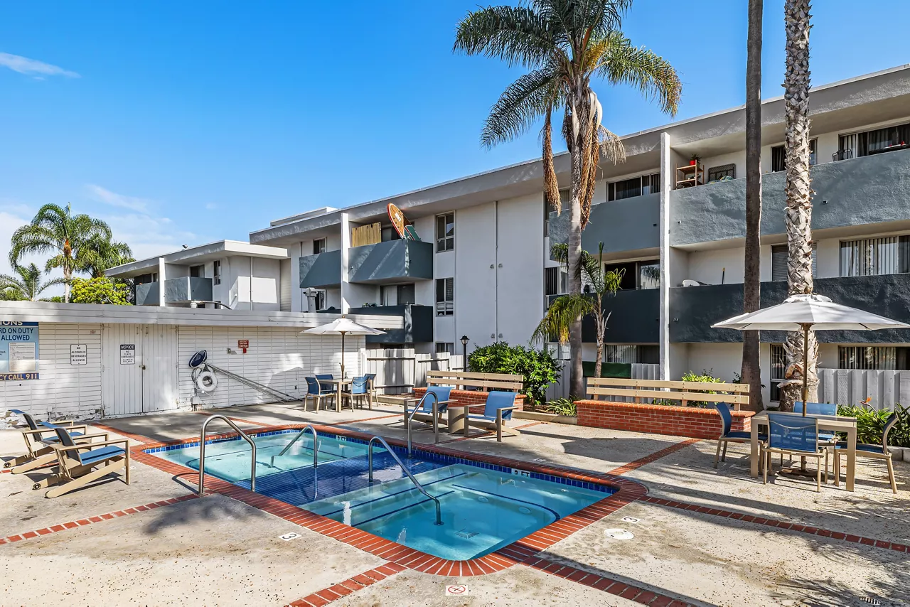 Bay Apartments - San Diego - Spa