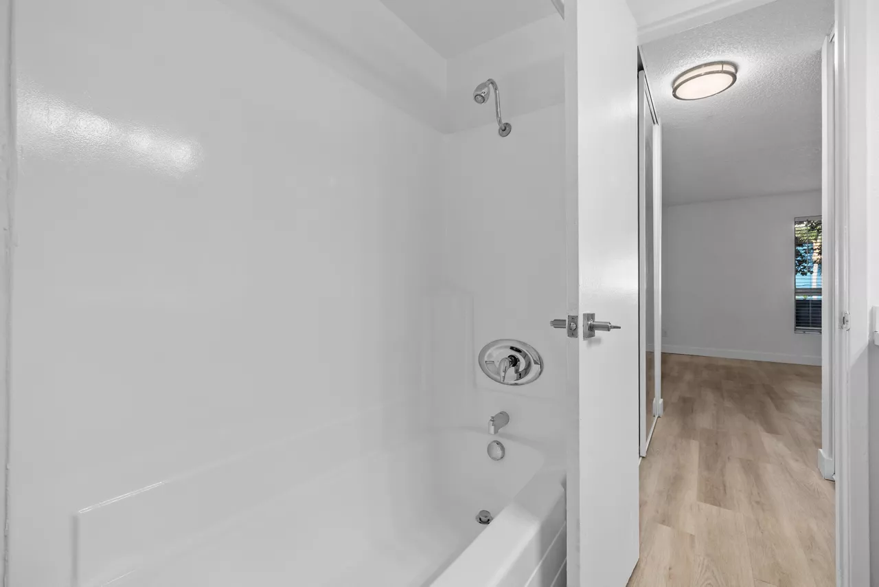 Bay Apartments in San Diego, CA - Bathroom