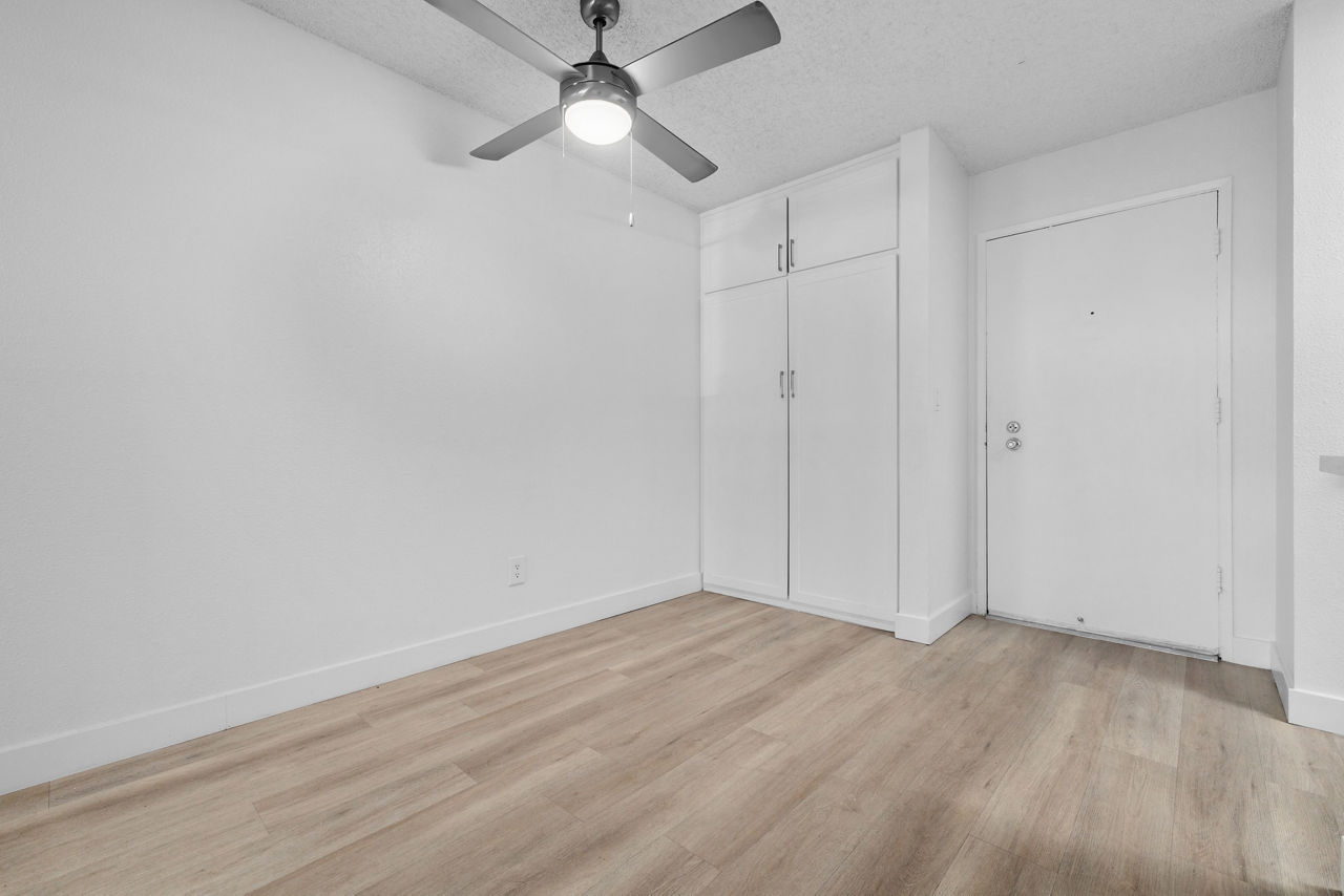 Bay Apartments 9 of 12