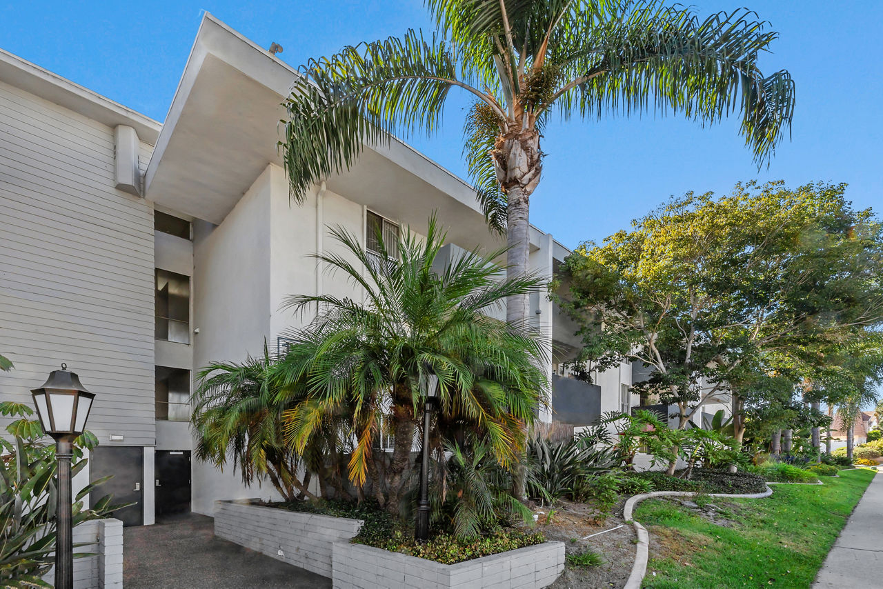 Bay Apartments 3 of 12